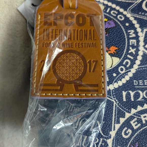 Dooney & Bourke 2017 Epcot Food And Wine Festival Crossbody Bag - Picture 3 of 9